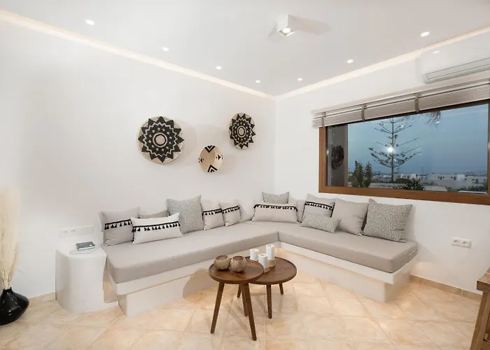 Leanda, Agios Prokopios, By Naxosvibe *